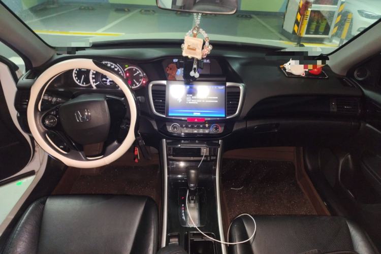 Used Honda Accord 2016 2.0L Comfort Edition Center Console