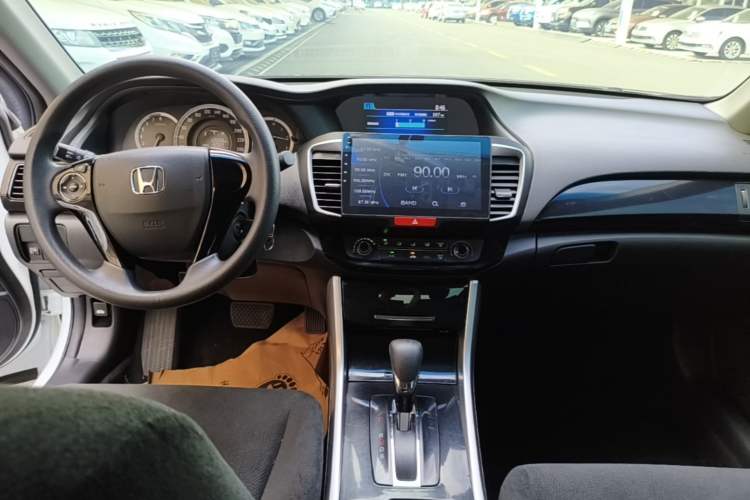 Used Honda Accord 2016 2.0L Comfort Edition Center Console