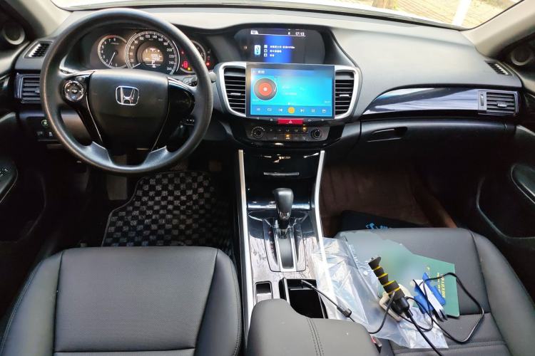 Used Honda Accord 2016 2.0L Comfort Edition Center Console