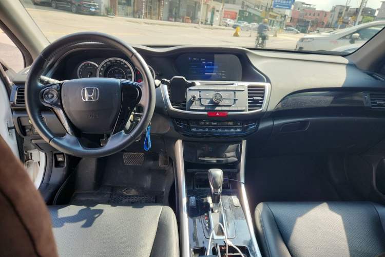 Used Honda Accord 2016 2.0L Elite Edition Center Console