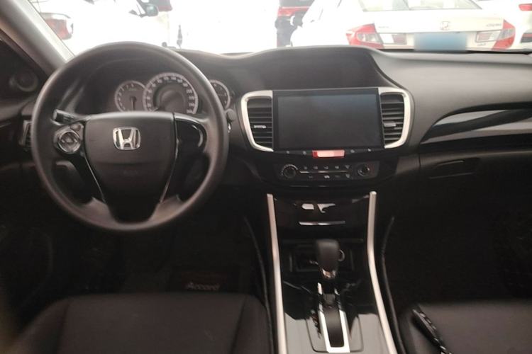 Used Honda Accord 2016 2.0L Comfort Edition Center Console