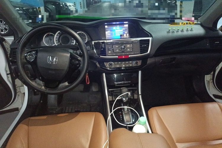 Used Honda Accord 2016 2.0L Comfort Edition Center Console