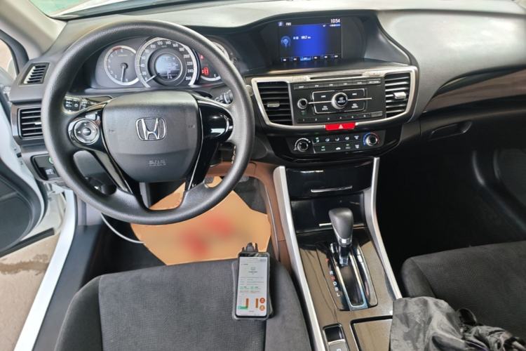 Used Honda Accord 2016 2.0L Comfort Edition Center Console
