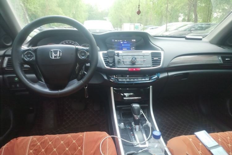 Used Honda Accord 2016 2.4L Comfort Edition Center Console