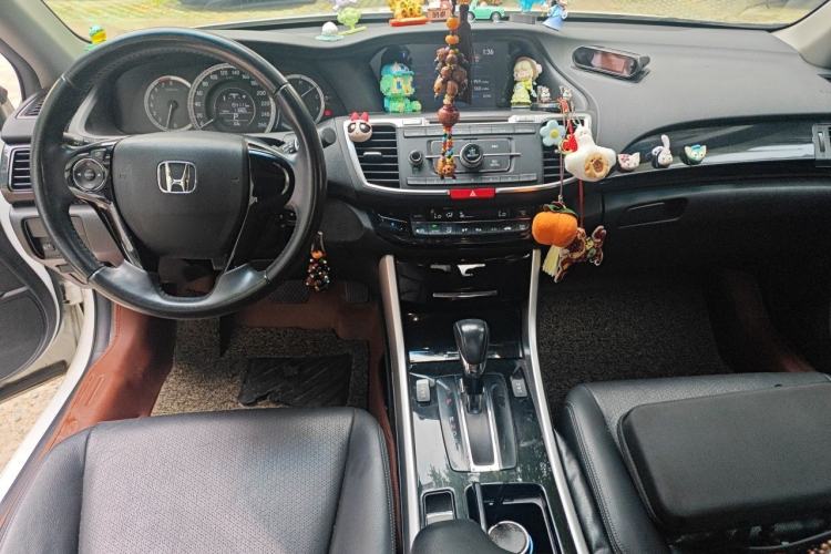 Used Honda Accord 2016 2.0L Elite Edition Center Console