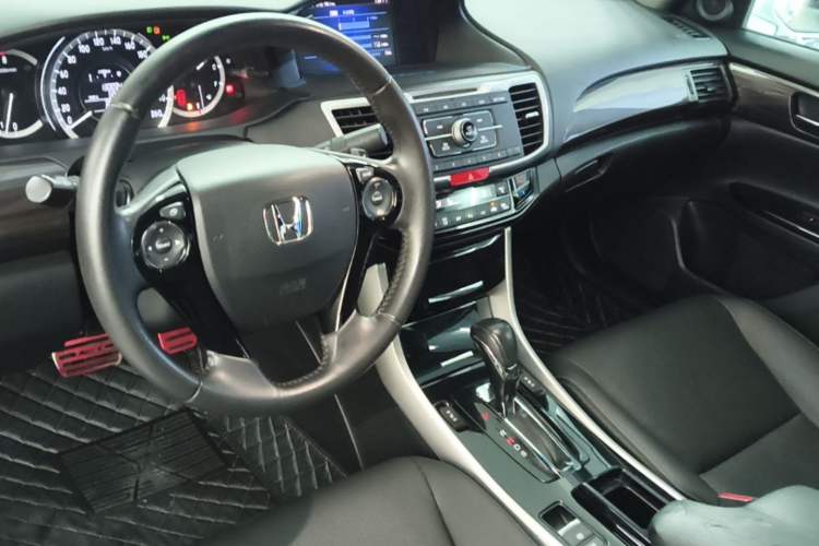 Used Honda Accord 2016 2.4L Comfort Edition Center Console