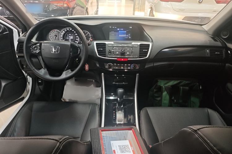 Used Honda Accord 2016 2.0L Comfort Edition Center Console