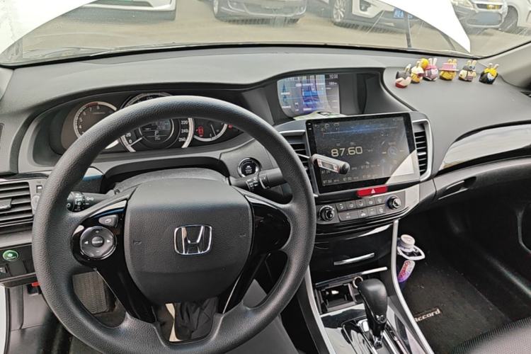 Used Honda Accord 2016 2.0L Comfort Edition Center Console