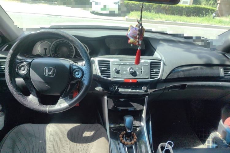Used Honda Accord 2016 2.0L Comfort Edition Center Console