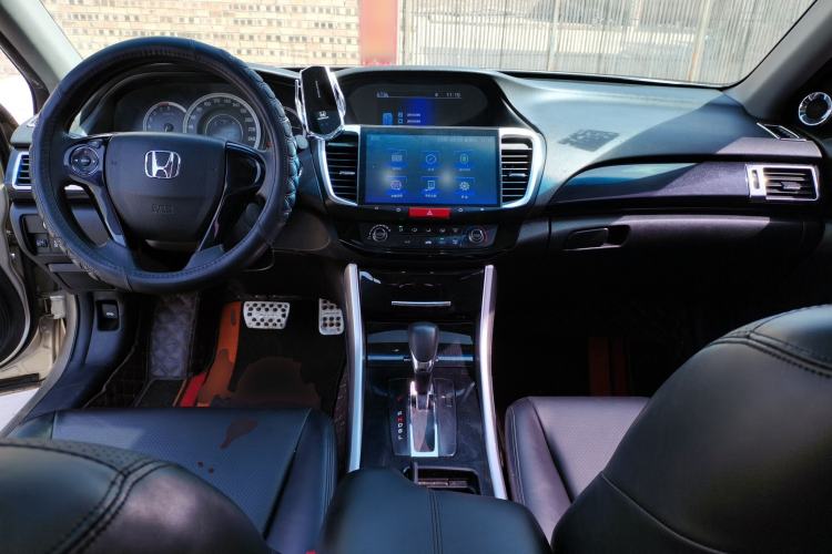 Used Honda Accord 2016 2.0L Comfort Edition Center Console