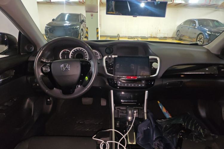 Used Honda Accord 2016 2.0L Elite Edition Center Console