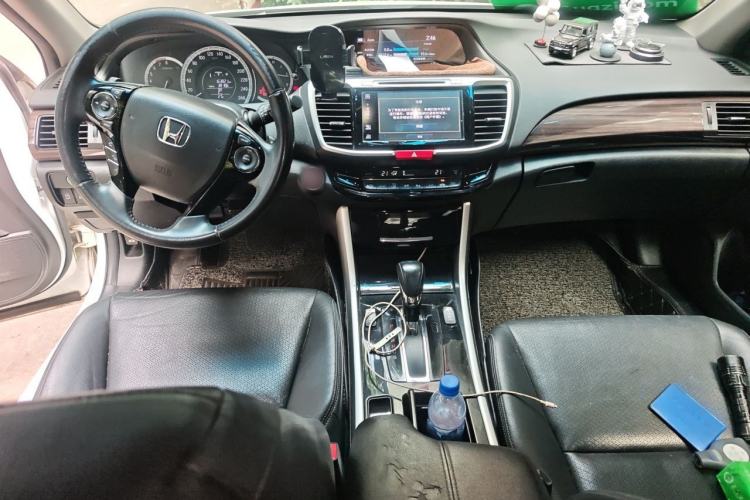 Used Honda Accord 2016 2.4L Luxury Edition Center Console