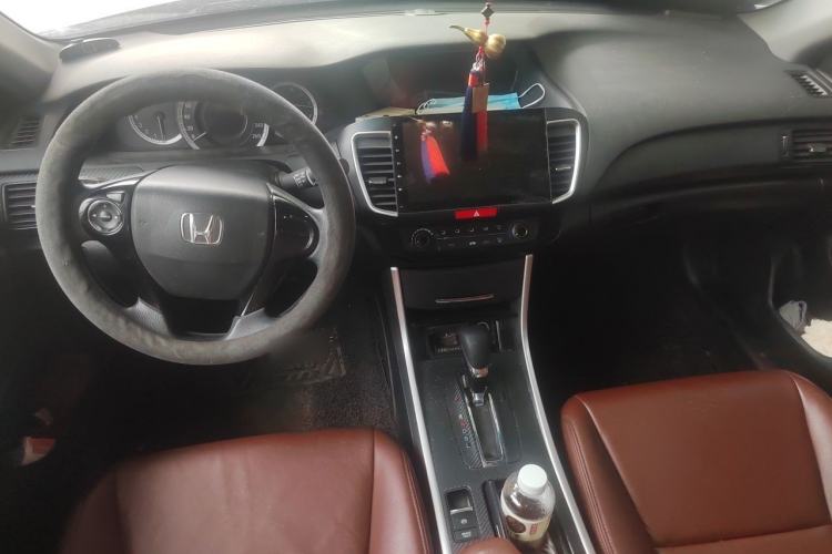 Used Honda Accord 2016 2.0L Comfort Edition Center Console