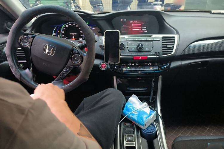 Used Honda Accord 2016 Hybrid 2.0L Sharp Edition Center Console