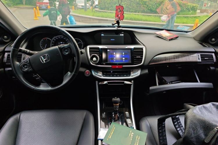 Used Honda Accord 2016 2.4L EX New Year Limited Edition Special Package Center Console