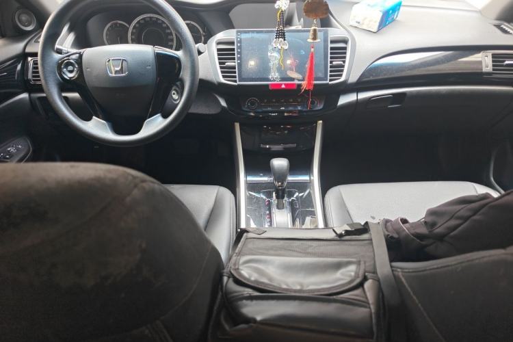 Used Honda Accord 2016 2.0L Comfort Edition Center Console