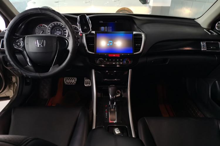 Used Honda Accord 2016 2.0L Comfort Edition Center Console