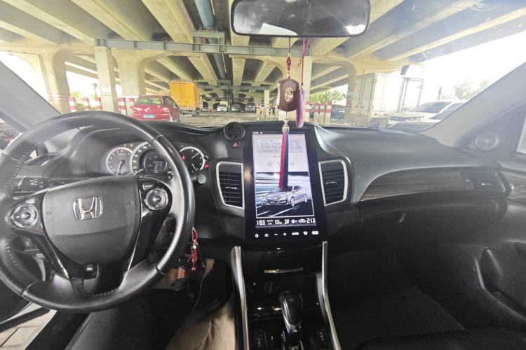 Used Honda Accord 2016 2.4L Comfort Edition Center Console