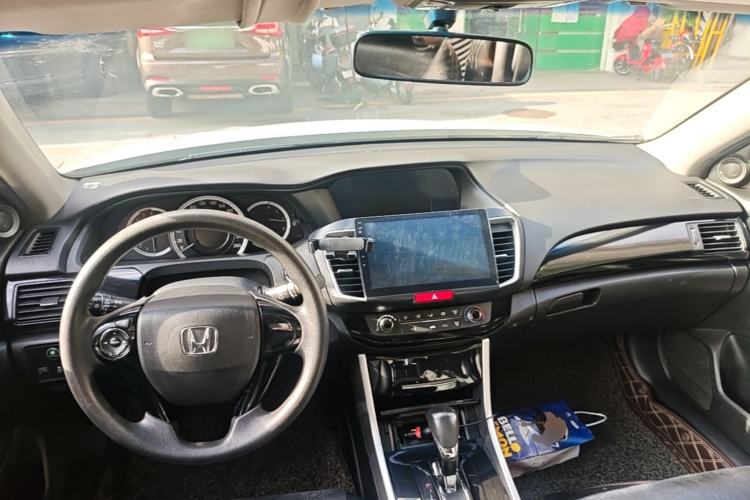 Used Honda Accord 2016 2.0L Comfort Edition Center Console