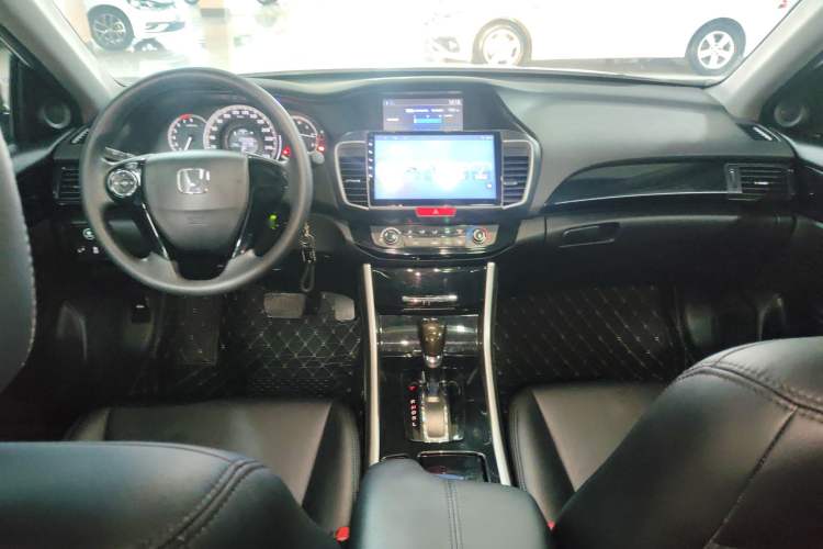 Used Honda Accord 2016 2.0L Comfort Edition Center Console