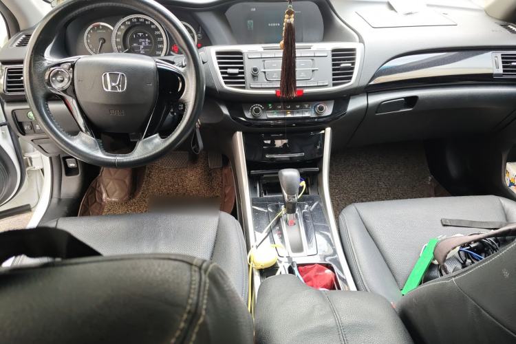 Used Honda Accord 2016 2.0L Comfort Edition Center Console