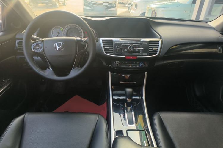 Used Honda Accord 2016 2.0L Comfort Edition Center Console