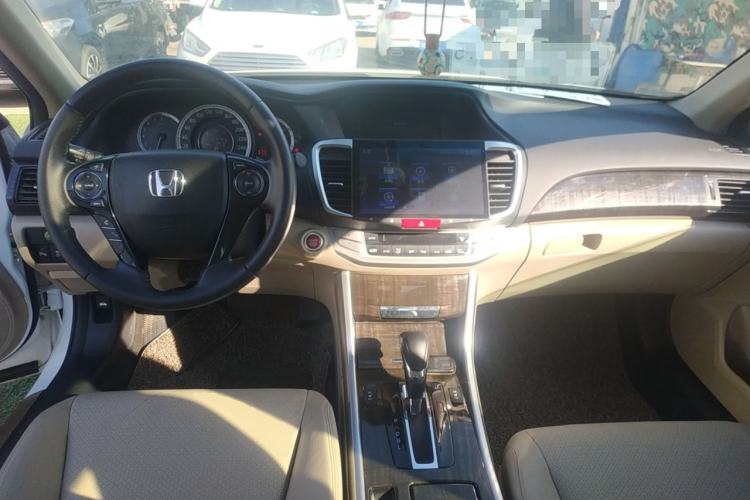 Used Honda Accord 2016 2.4L EX New Year Limited Edition Special Package Center Console