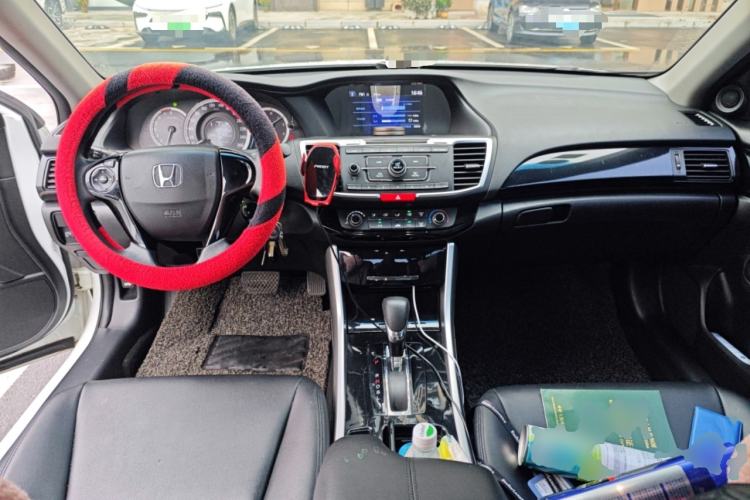 Used Honda Accord 2016 2.0L Comfort Edition Center Console