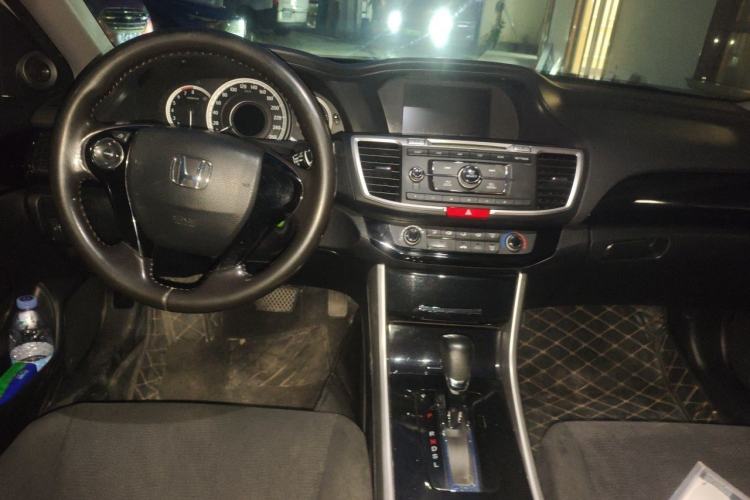 Used Honda Accord 2016 2.0L Comfort Edition Center Console