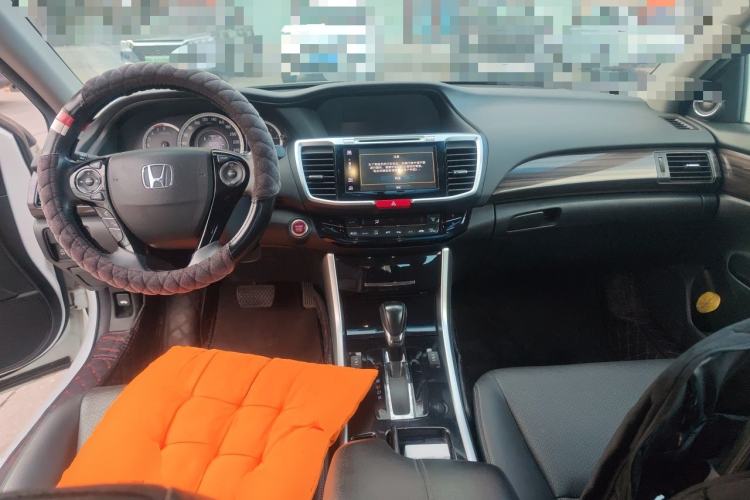 Used Honda Accord 2016 2.4L Luxury Edition Center Console