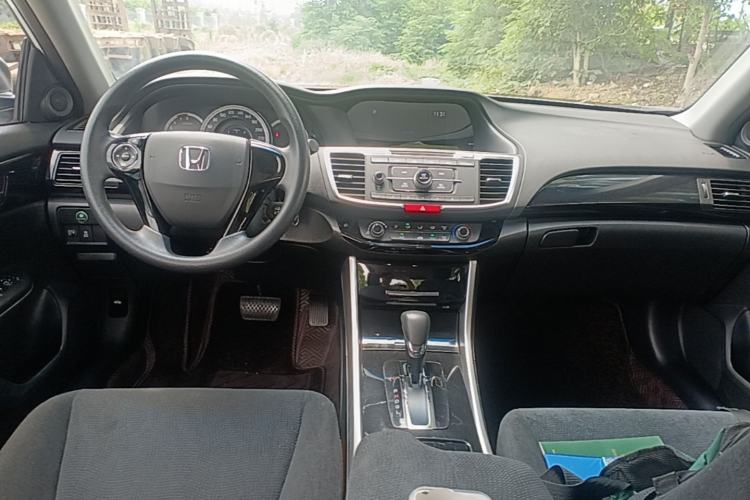 Used Honda Accord 2016 2.0L Comfort Edition Center Console