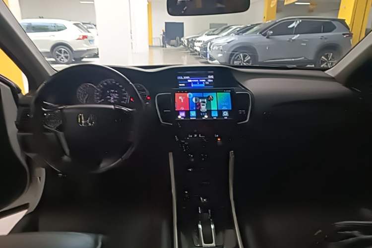 Used Honda Accord 2016 2.0L Elite Edition Center Console