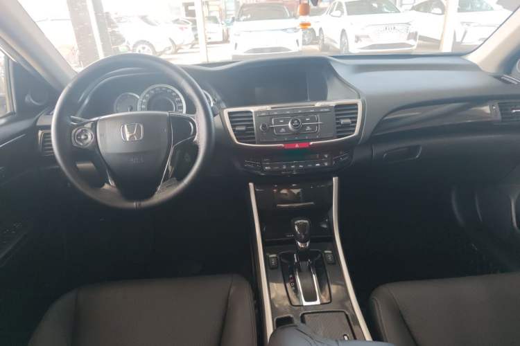 Used Honda Accord 2016 2.0L Elite Edition Center Console