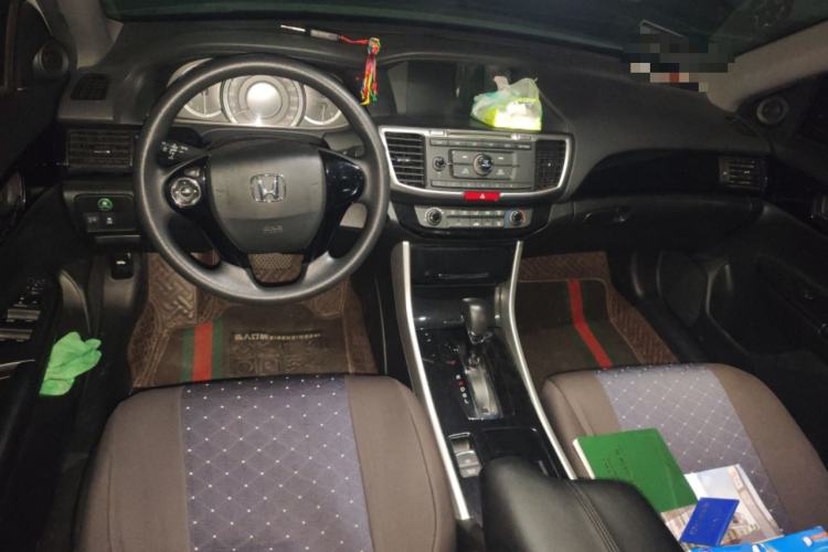 Used Honda Accord 2016 2.0L Comfort Edition Center Console