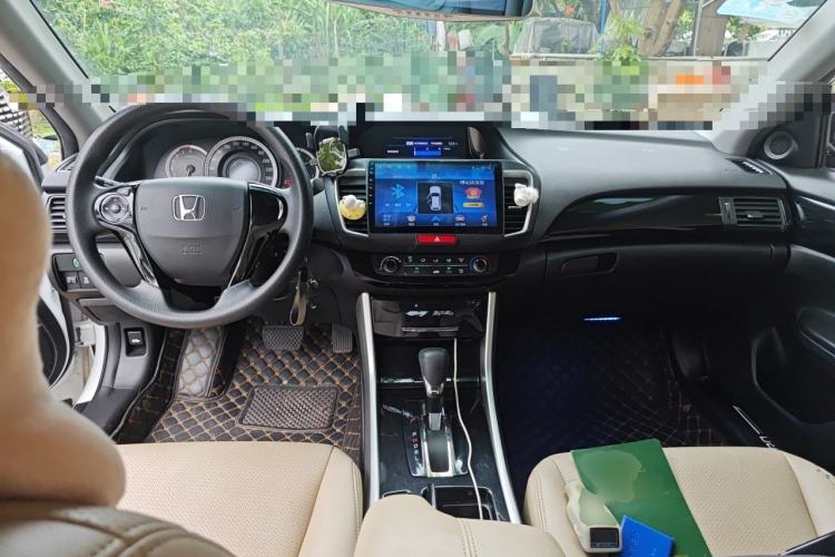 Used Honda Accord 2016 2.0L Comfort Edition Center Console