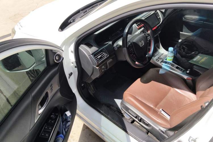 Used Honda Accord 2016 Hybrid 2.0L Prestige Edition Driver Seat