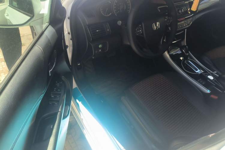 Used Honda Accord 2016 2.0L Luxury Edition Driver Seat