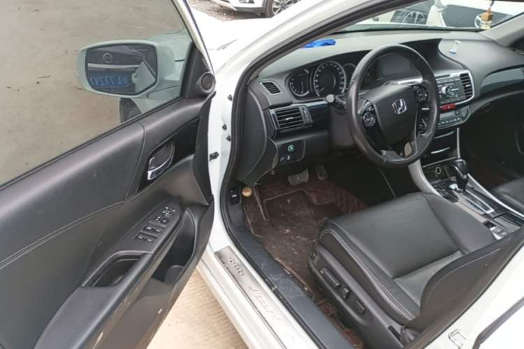 Used Honda Accord 2016 2.0L Luxury Edition Driver Seat