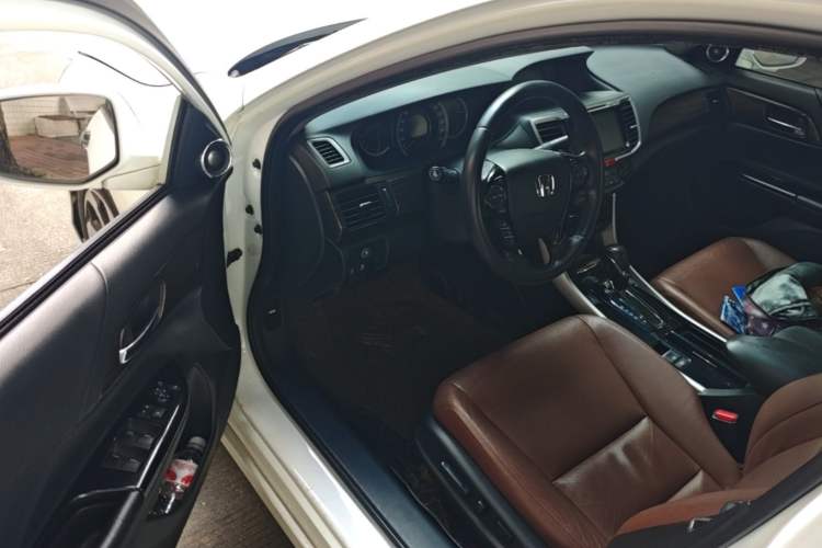 Used Honda Accord 2016 2.4L Luxury Edition Driver Seat