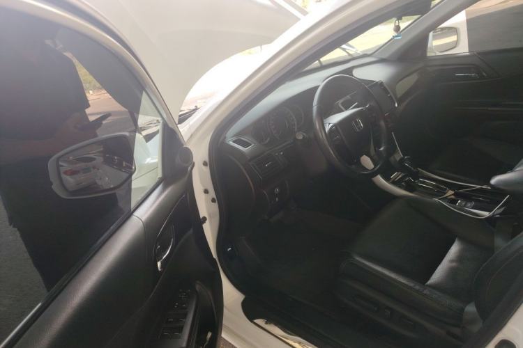 Used Honda Accord 2016 2.0L Luxury Edition Driver Seat