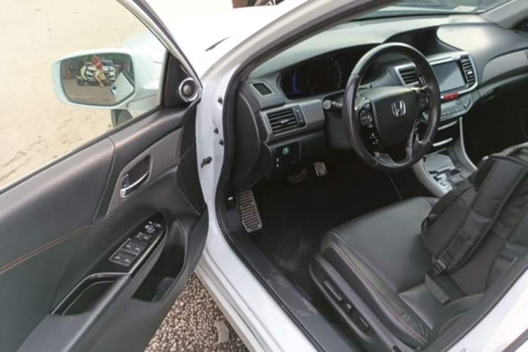 Used Honda Accord 2016 Hybrid 2.0L Rui Ling Edition Driver Seat