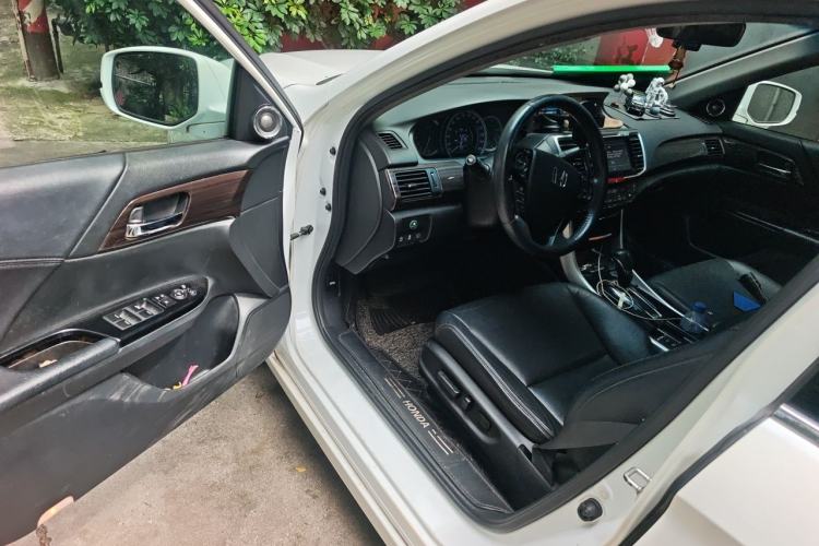 Used Honda Accord 2016 2.4L Luxury Edition Driver Seat