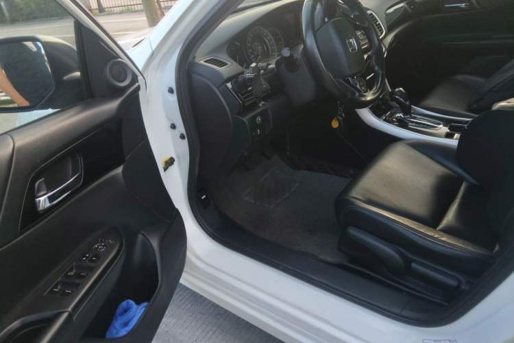 Used Honda Accord 2016 2.0L Elite Edition Driver Seat