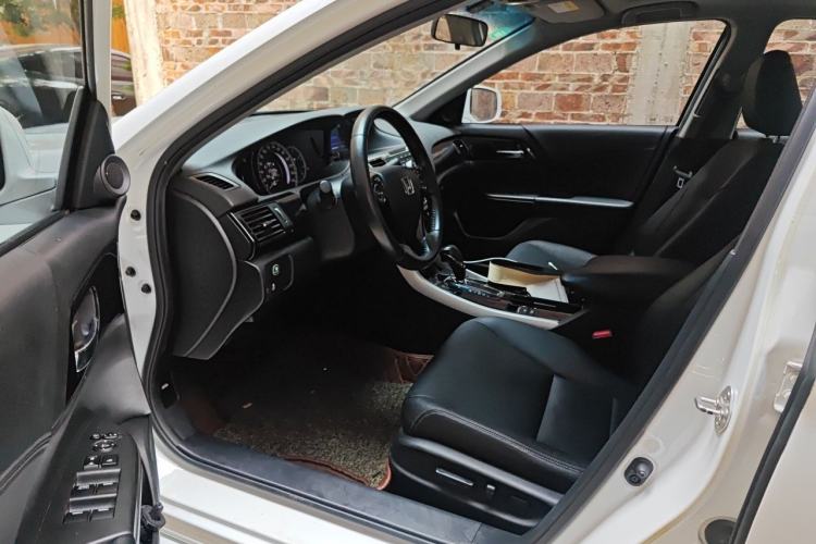 Used Honda Accord 2016 2.0L Luxury Edition Driver Seat