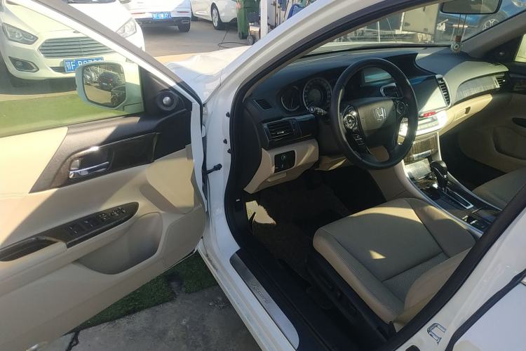 Used Honda Accord 2016 2.4L EX New Year Limited Edition Special Package Driver Seat