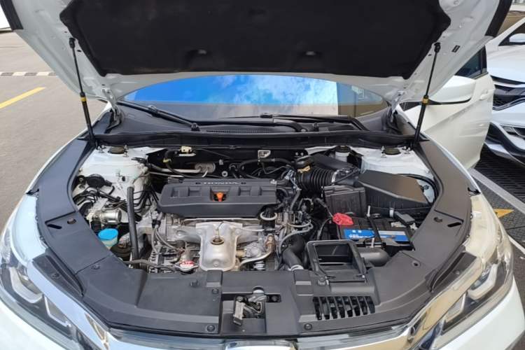 Used Honda Accord 2016 2.0L Comfort Edition Engine Bay