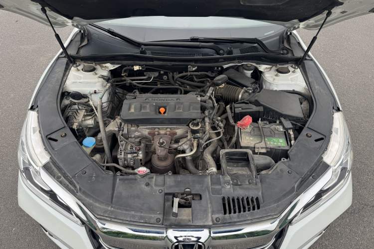 Used Honda Accord 2016 2.0L Comfort Edition Engine Bay