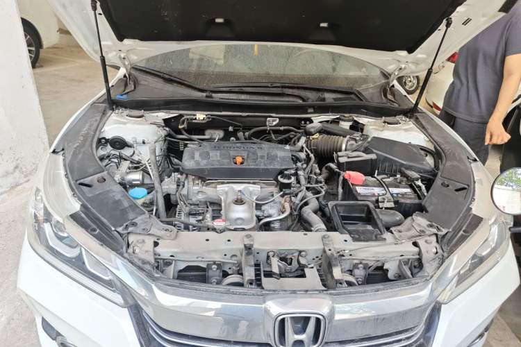 Used Honda Accord 2016 2.0L Comfort Edition Engine Bay