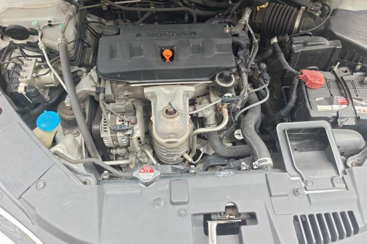 Used Honda Accord 2016 2.0L Comfort Edition Engine Bay