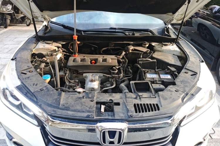 Used Honda Accord 2016 2.0L Comfort Edition Engine Bay